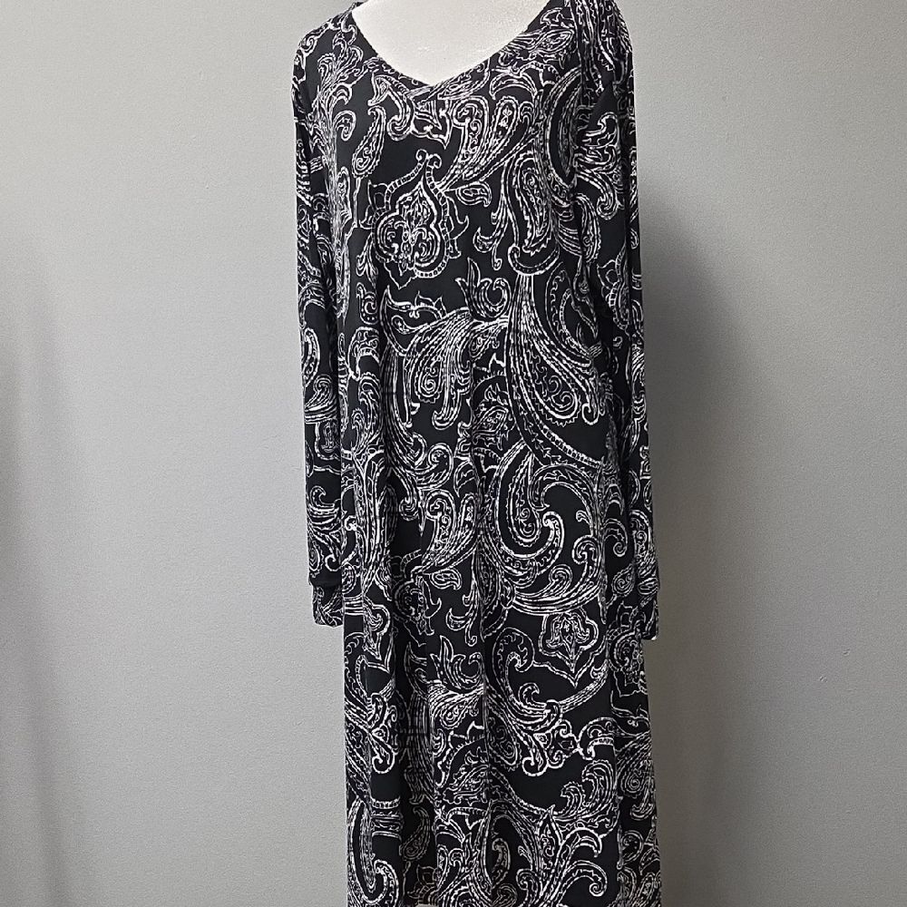 LuLaRoe Black and White Long Sleeve Dress